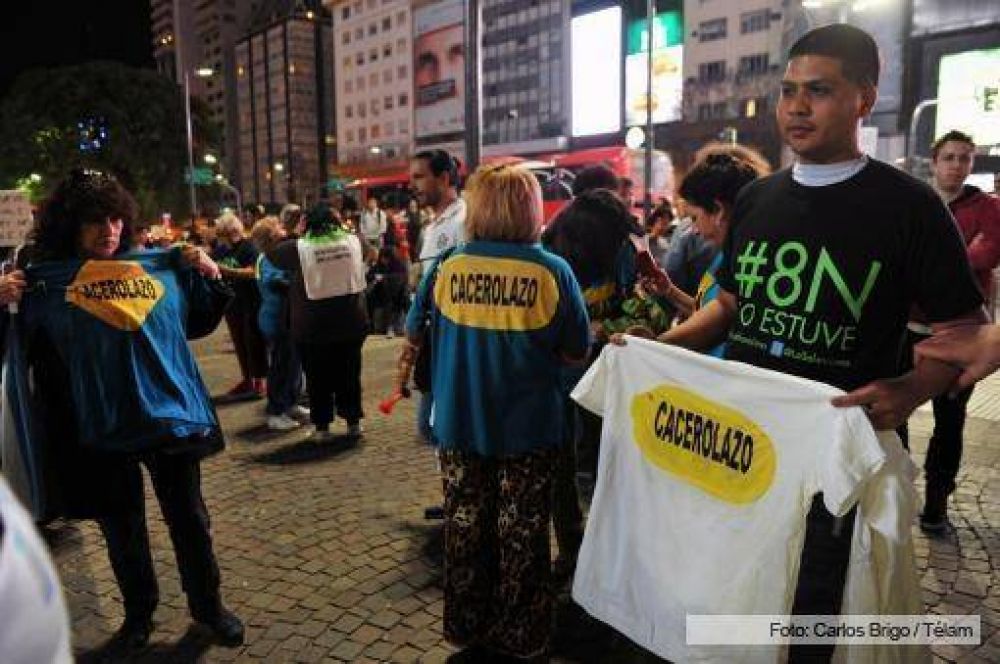 Escasa convocatoria de caceroleros para protestar contra el Gobierno