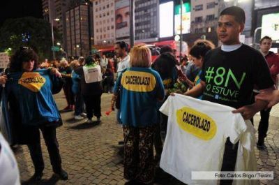 Escasa convocatoria de caceroleros para protestar contra el Gobierno
