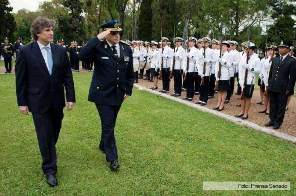 Boudou pidi� a la Polic�a Federal "compromiso con el pueblo argentino"