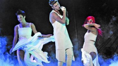 Anoche, el pibe pop hechiz� a 35 mil fans