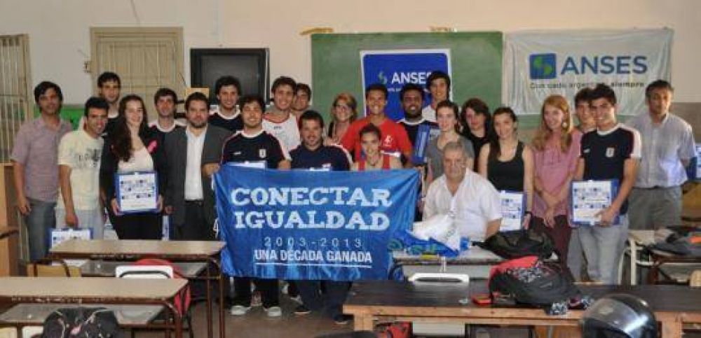 Conectar Igualdad entreg� netbooks en el Instituto de Formaci�n 20
