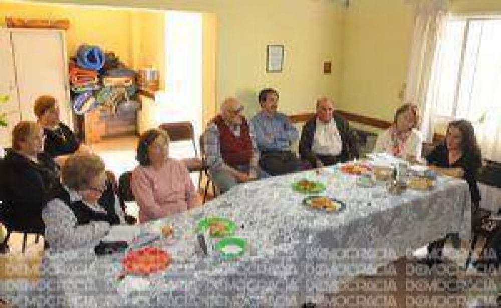 Reuni�n del Consejo de la Tercera Edad