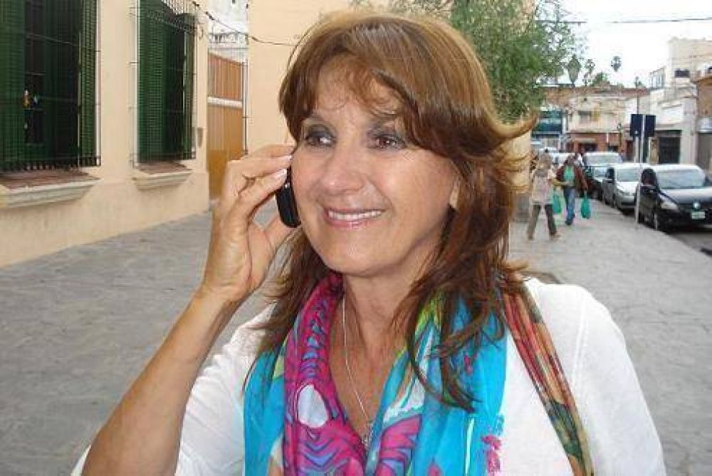 Madres Contra el Paco entregaron firmas a Virginia Cornejo en el cierre de Campa�a del PPS