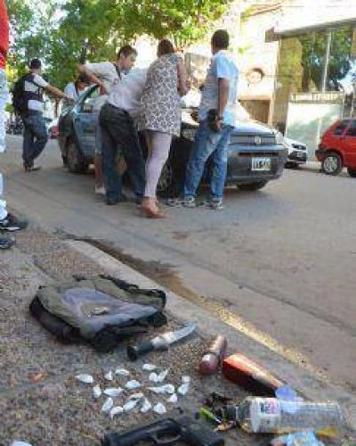Detuvieron a exsuboficial de la Polic�a con coca�na