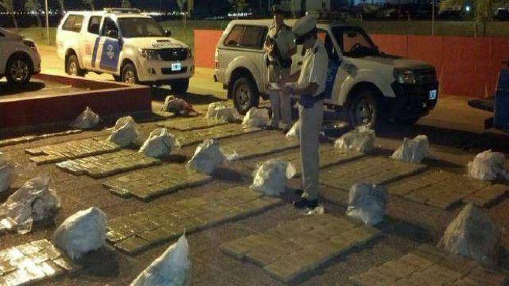 Secuestran 855 kilos de marihuana