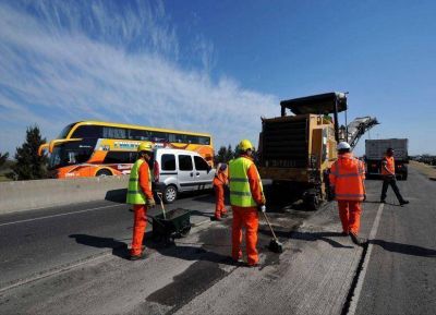 En los pr�ximos d�as la Provincia adjudicar� el tercer carril de la Autopista Buenos Aires-La Plata