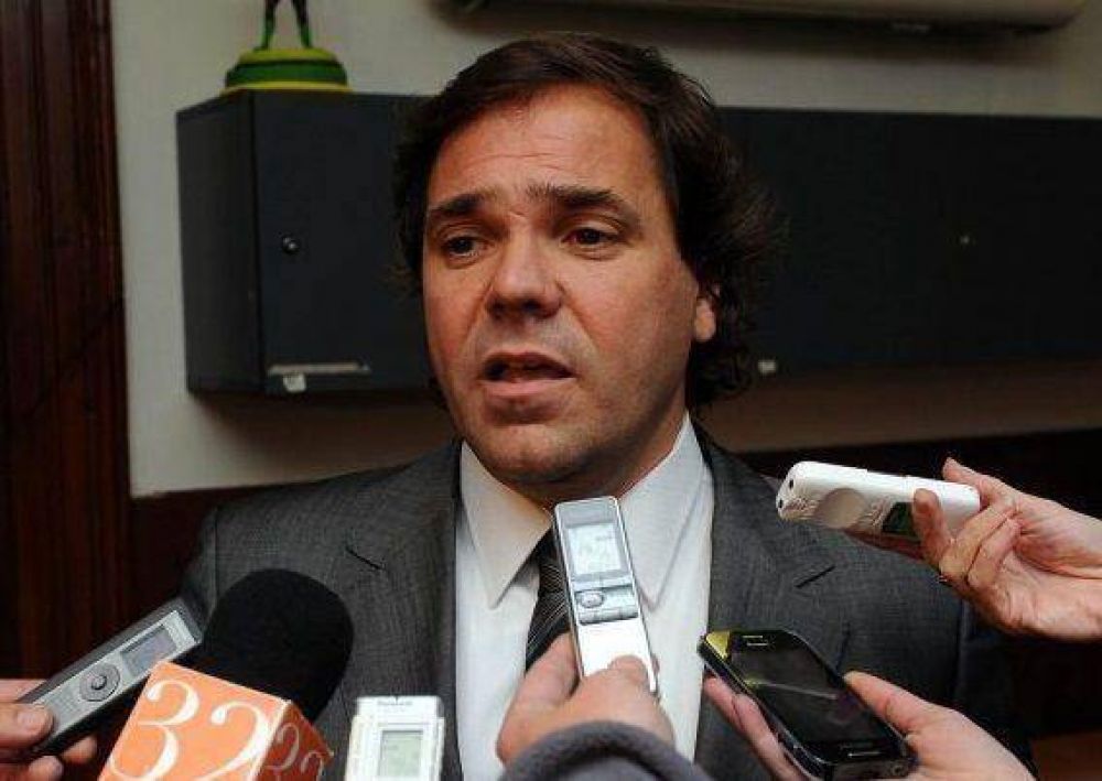 P�rez acus� a Massa de "obstruir" y de "priorizar aspiraciones pol�ticas"