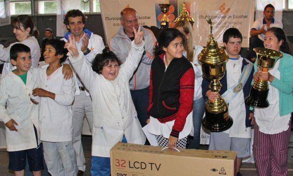 Recibieron sus premios los ganadores de las Olimp�adas Escobarenses