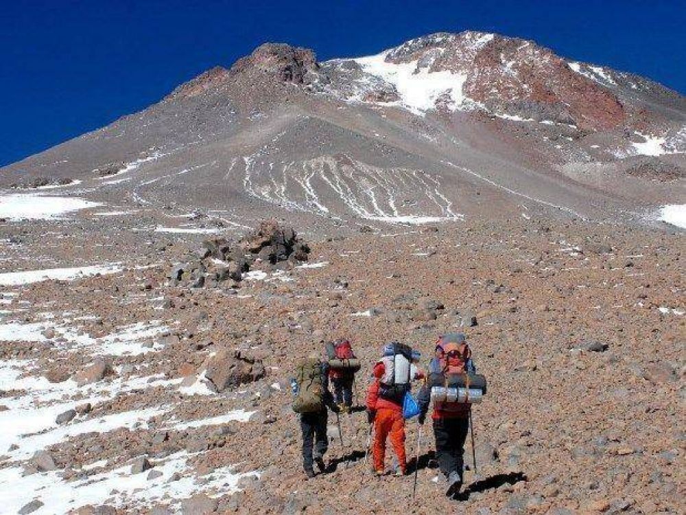 Expedici�n de mujeres al m�tico volc�n Llullaillaco