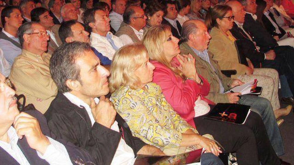 Busti tom� nota sobre la agenda del massismo para 2015	 