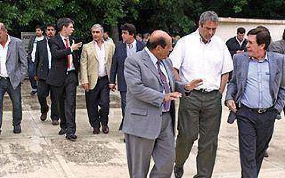 El FpV de la Tercera quiere a Scioli al frente del PJ