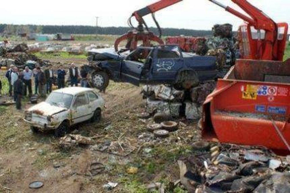 El Municipio retir� m�s de 600 veh�culos abandonados de la v�a p�blica