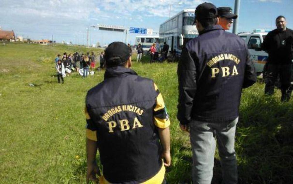 Iban surtidos a Creamfields: veinte aprehendidos en la ruta 2