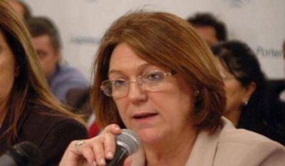 Protesta contra Reybaud en la Legislatura