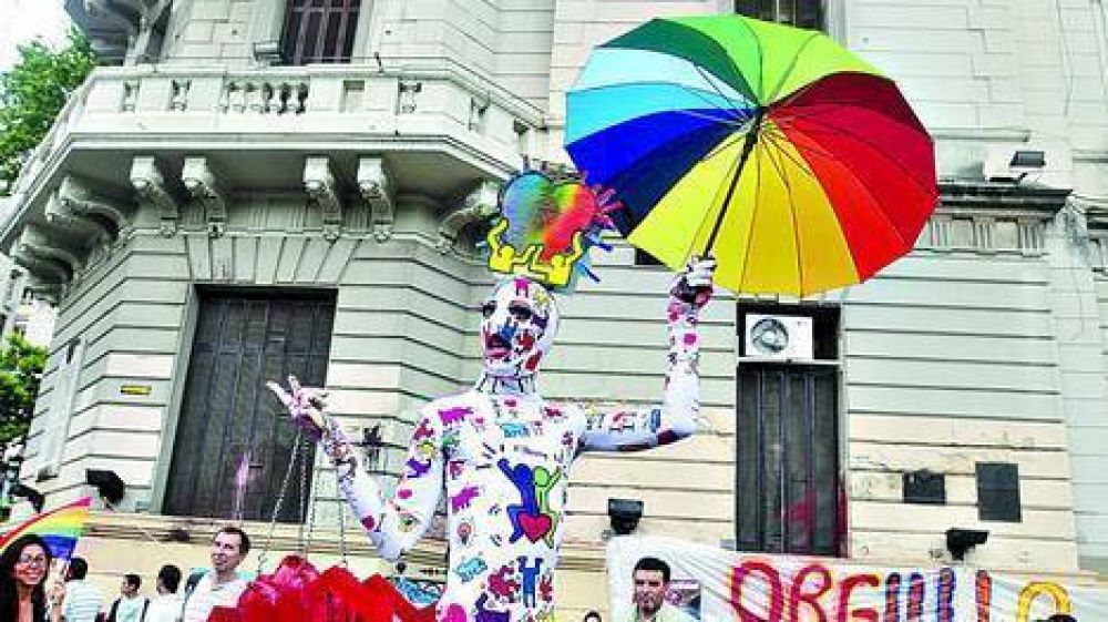 A todo color, la comunidad gay march� al Congreso con su orgullo