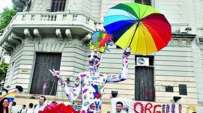 A todo color, la comunidad gay march� al Congreso con su orgullo