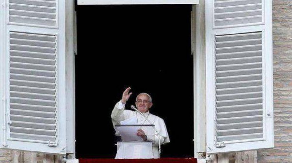 El Papa rez� el �ngelus por las v�ctimas de Filipinas