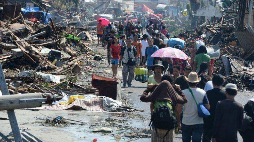 Ascender�an a 10.000 los muertos por el tif�n Haiyan en Filipinas