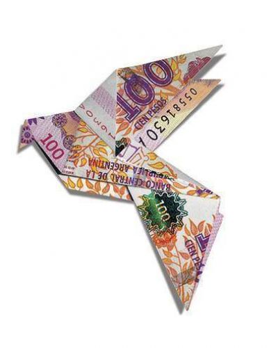 Pesos que vuelan: los precios suben, el consumo no despega