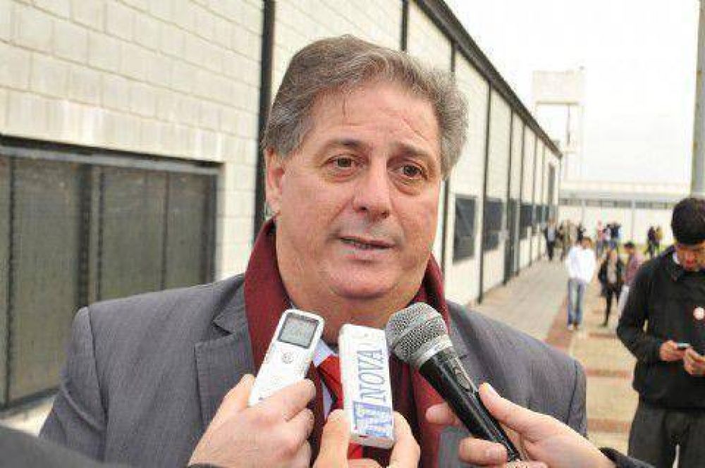 Collia anunci� la apertura de cinco UPA, incorporaci�n de enfermeros y aumento de camas