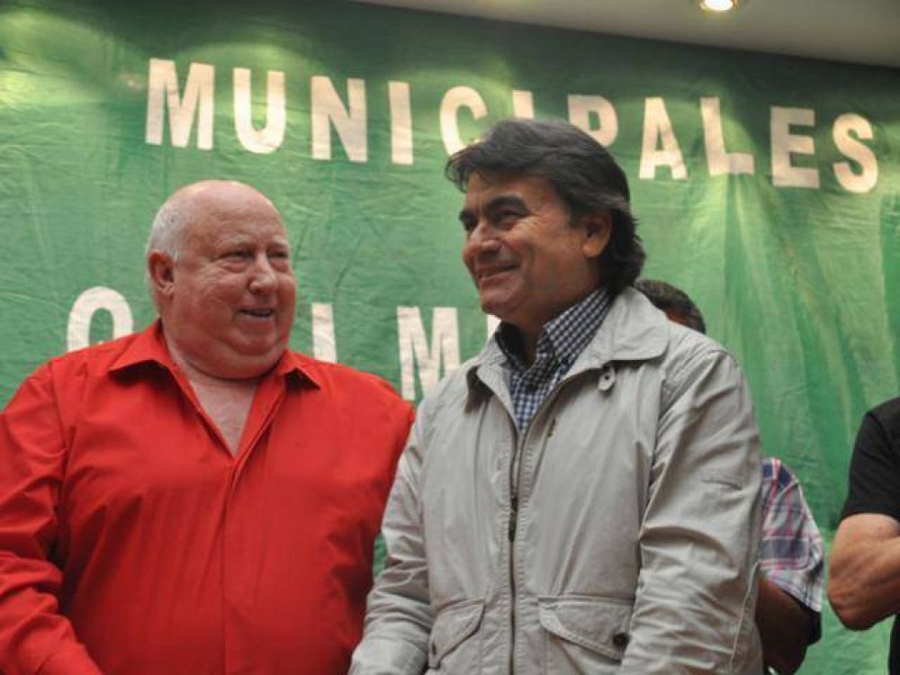 Agasajo a trabajadores con 25 y 35 a�os en el Municipio