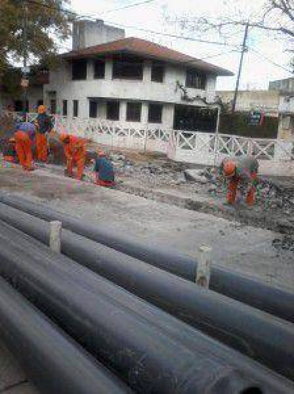 Lomas: ampl�an la red de agua potable para reforzar la presi�n