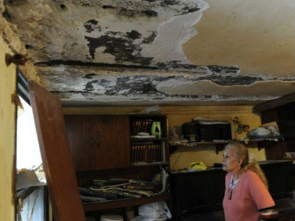Casa nueva en riesgo de derrumbe en barrio Pichincha
