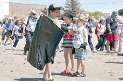La II Campa�a de Limpieza de Playas cuenta con la participaci�n de otros pa�ses