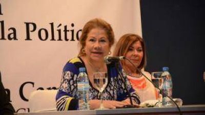 �Cristina Kirchner y Luc�a Corpacci no tienen una agenda p�blica para las mujeres�