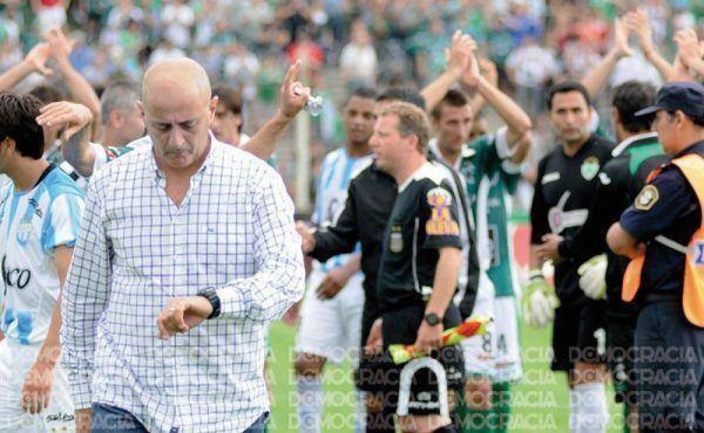 Sarmiento sigue sin hallar el camino hacia la victoria e igual� con Atl�tico Tucum�n