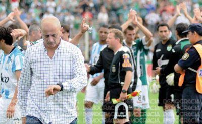 Sarmiento sigue sin hallar el camino hacia la victoria e igual� con Atl�tico Tucum�n