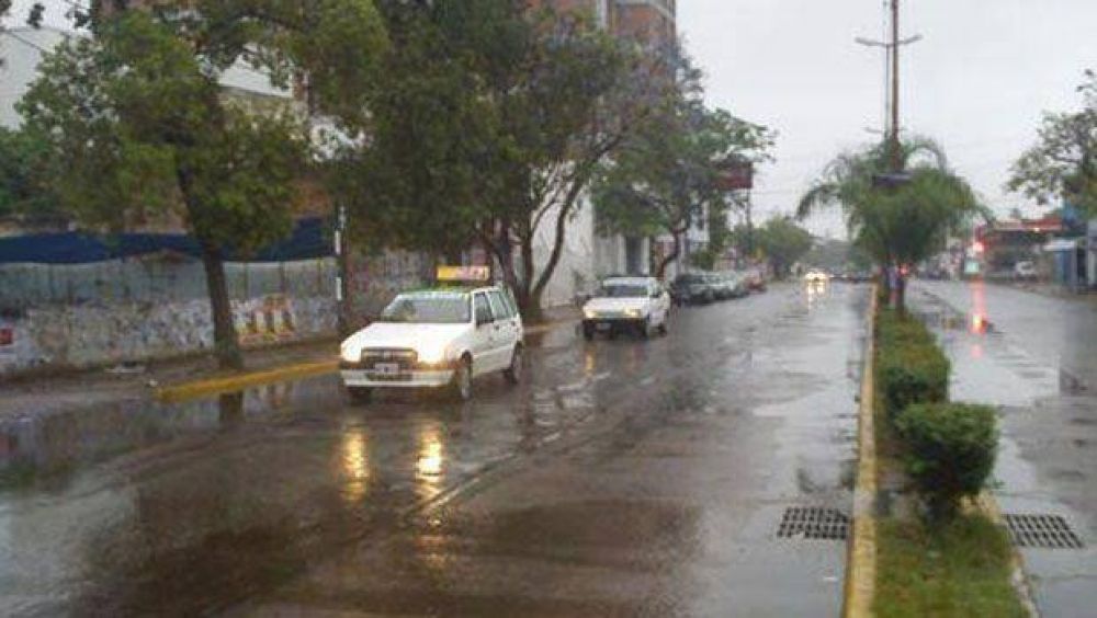 Persistente lluvia se hace presente en la Madre de Ciudades