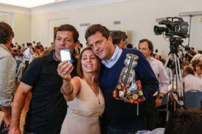 Massa, que reuni� a intendentes y dirigentes, asegur� que �la gente vot� un cambio�