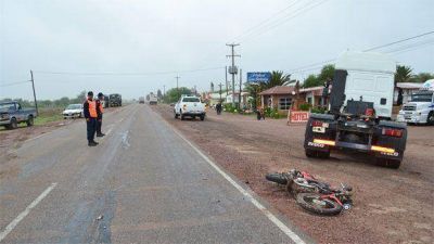 Joven motociclista sufre graves heridas al embestir un cami�n en la Ruta 34