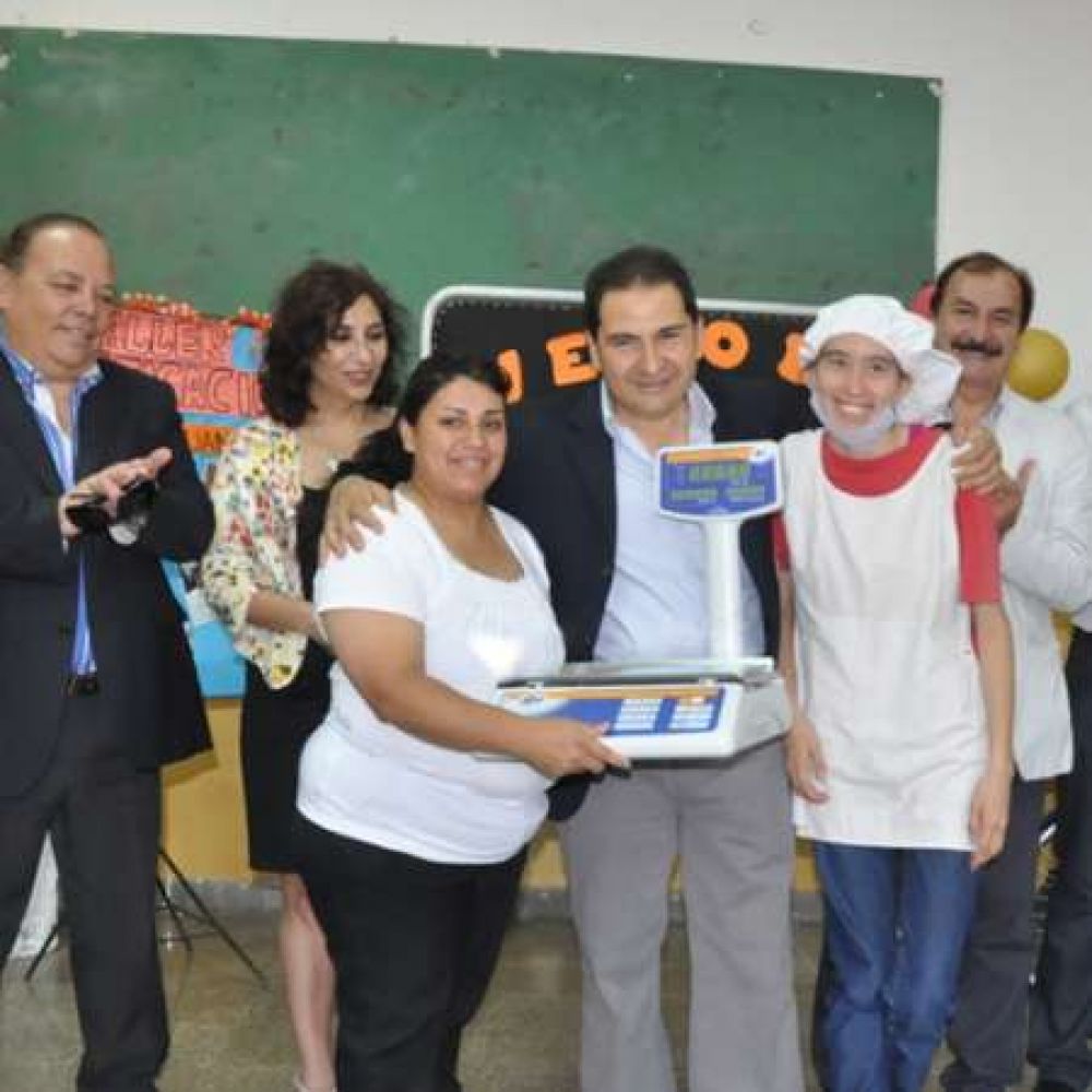 El gobierno inaugur� la IV expo de la Tecnolog�a y la producci�n