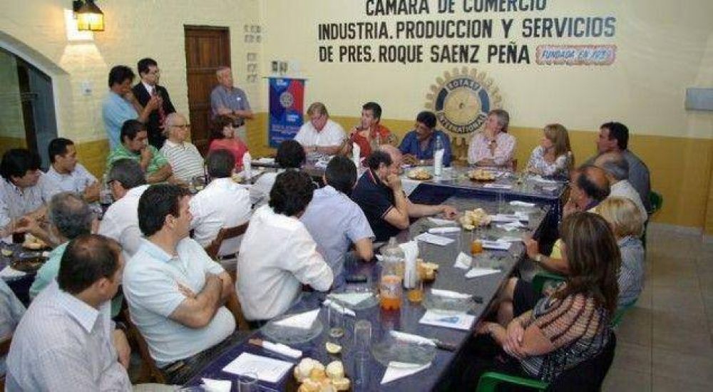 Aguilar busca restablecer vuelos Buenos Aires-S�enz Pe�a