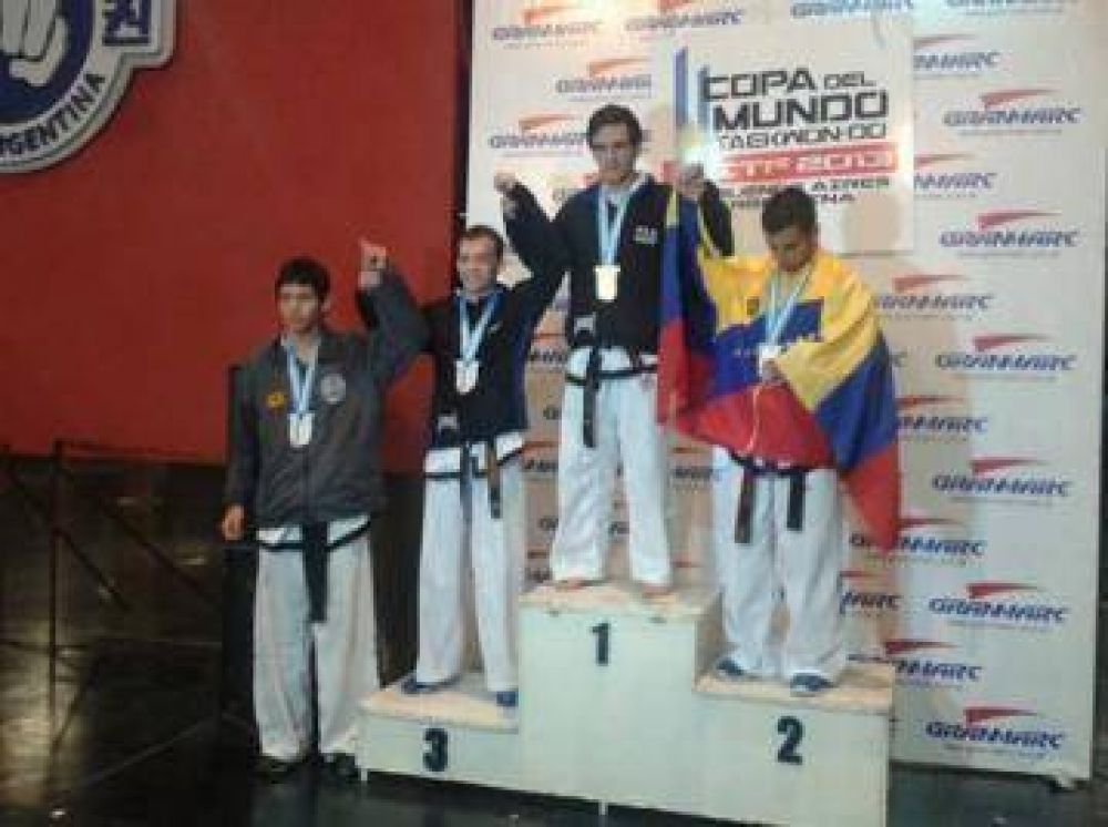 Tres Arroyos se trajo medallas de la Copa Mundial de Taekwondo