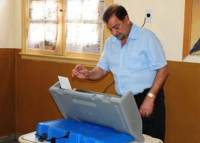 Miguel Isa: "Vivo con mucha pasi�n y militancia esta jornada democr�tica"