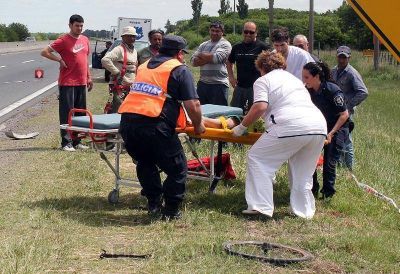 Contin�a internado el ciclista accidentando en la ruta 226