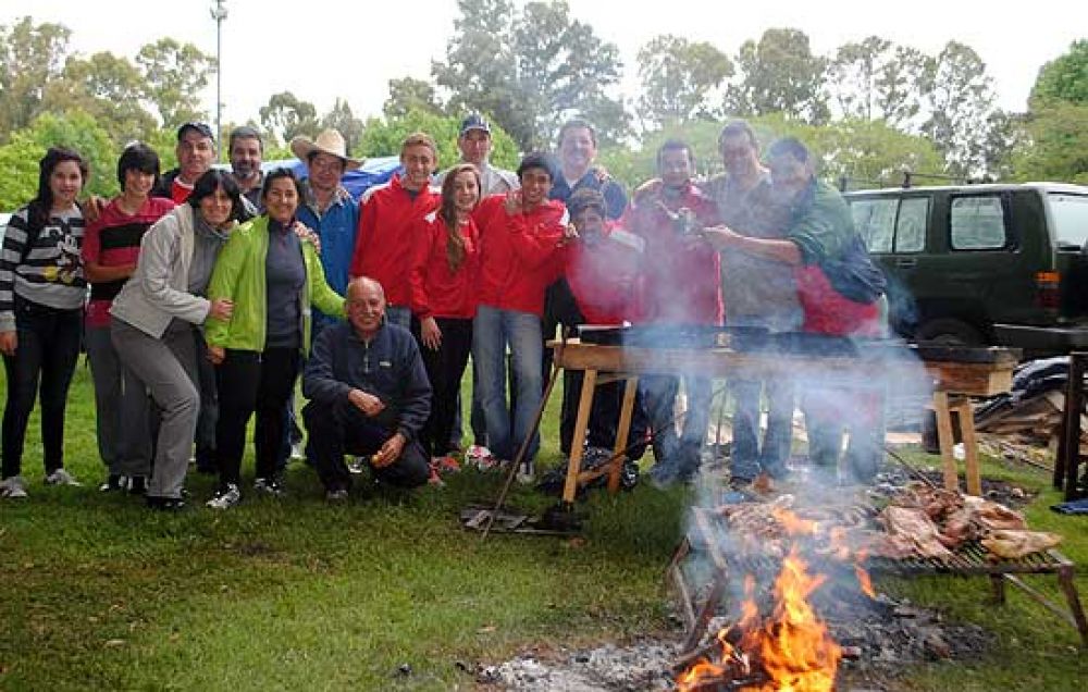 Pese al clima, pusieron toda la carne �al asador�
