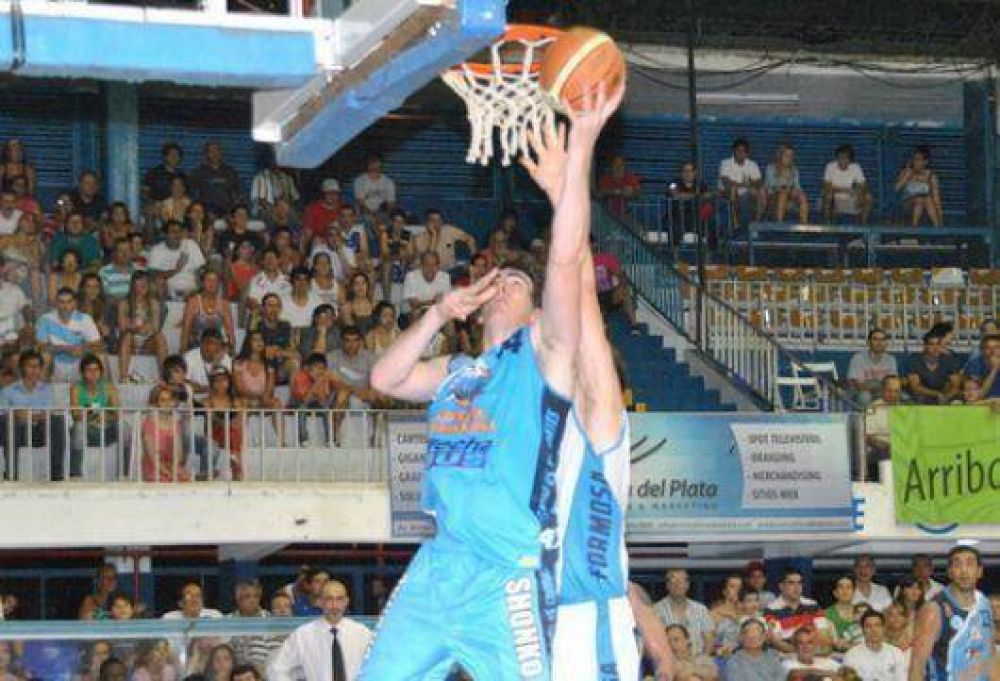Regatas sigue firme arriba