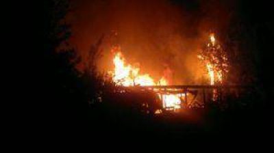 Pocito: un incendio en calle 12 y Aberastain 