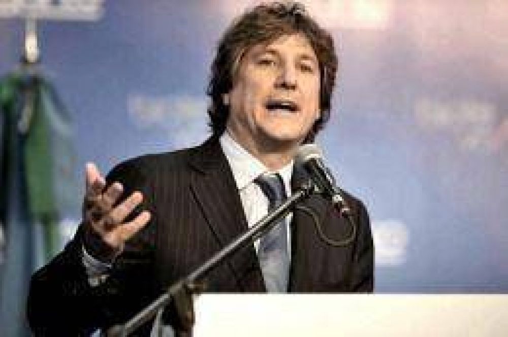 Al inaugurar un foro, Boudou recalc� que el turismo "permite generar m�s puestos de trabajo"