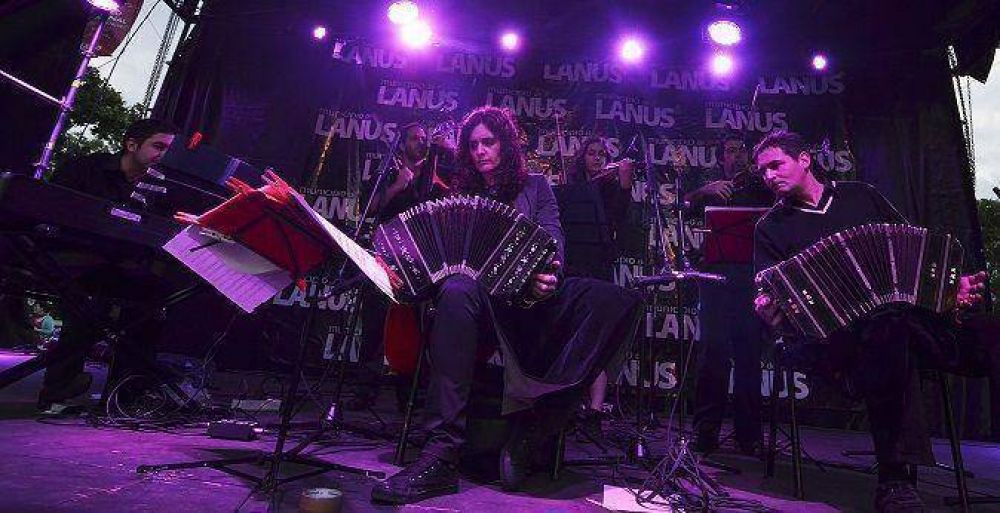 Lan�s: finaliz� el tercer festival de Tango en Valent�n Alsina