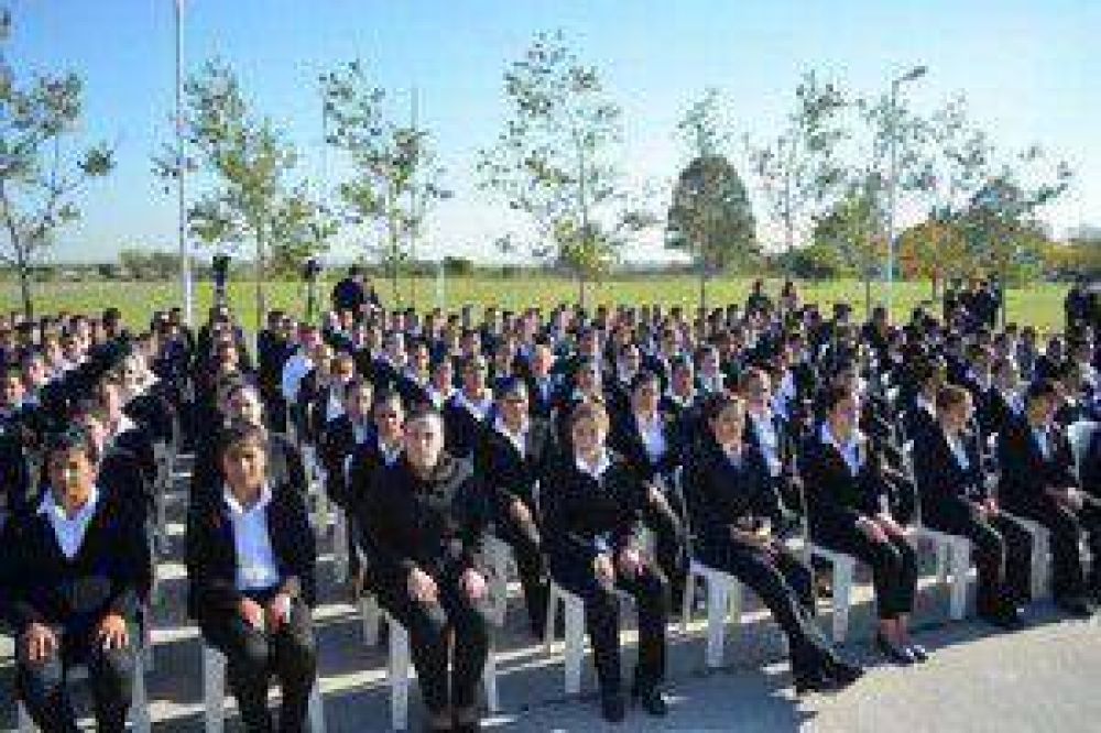Ya anotan para el ciclo 2014 de la Escuela de Polic�as de Lomas