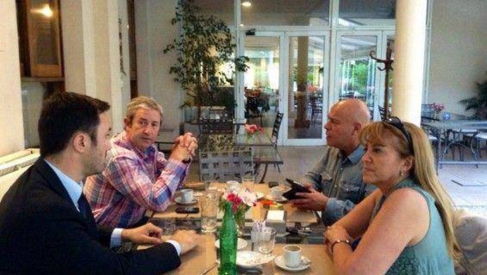 Cobos convoc� a Abraham por la agenda legislativa
