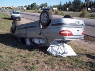 Un auto volc� en Fraga