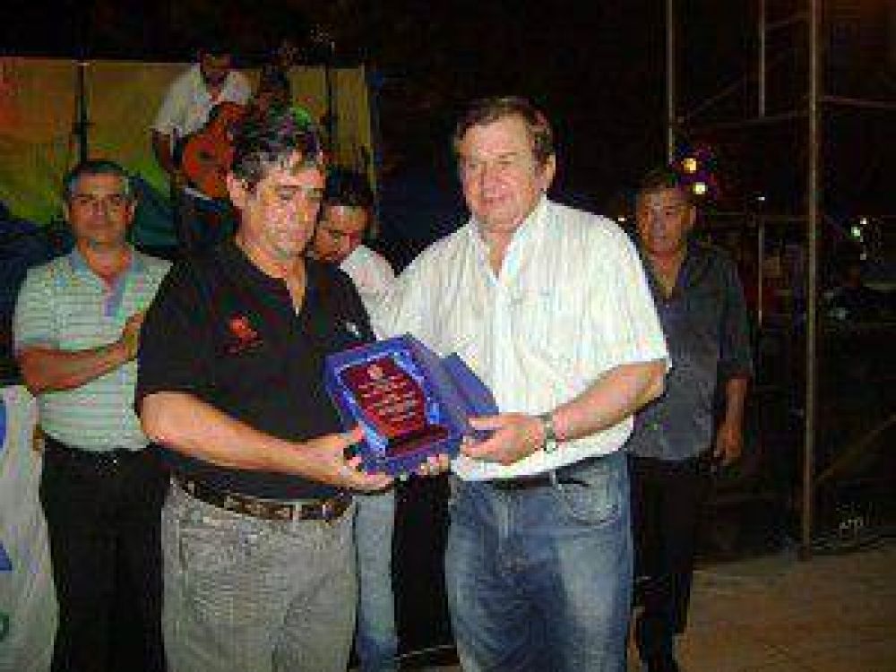 Exitosa primera edici�n del Festival del D�a de la Tradici�n organizado por la Municipalidad