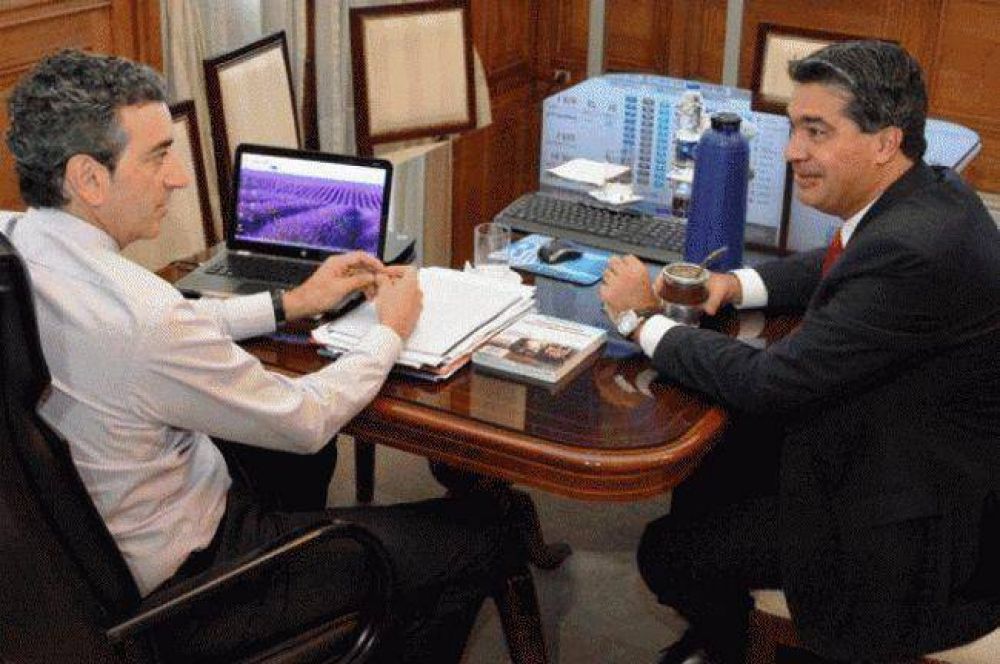 Avances en el �rea ferroviaria y consultas por el transporte urbano