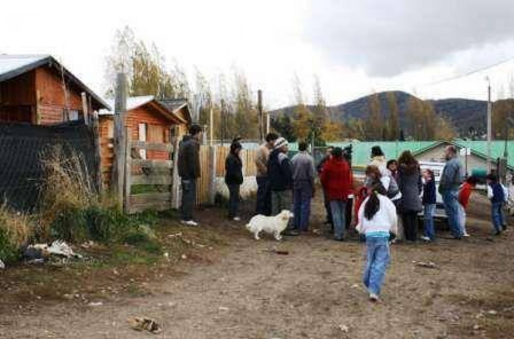 Objetan cesi�n de tierras
